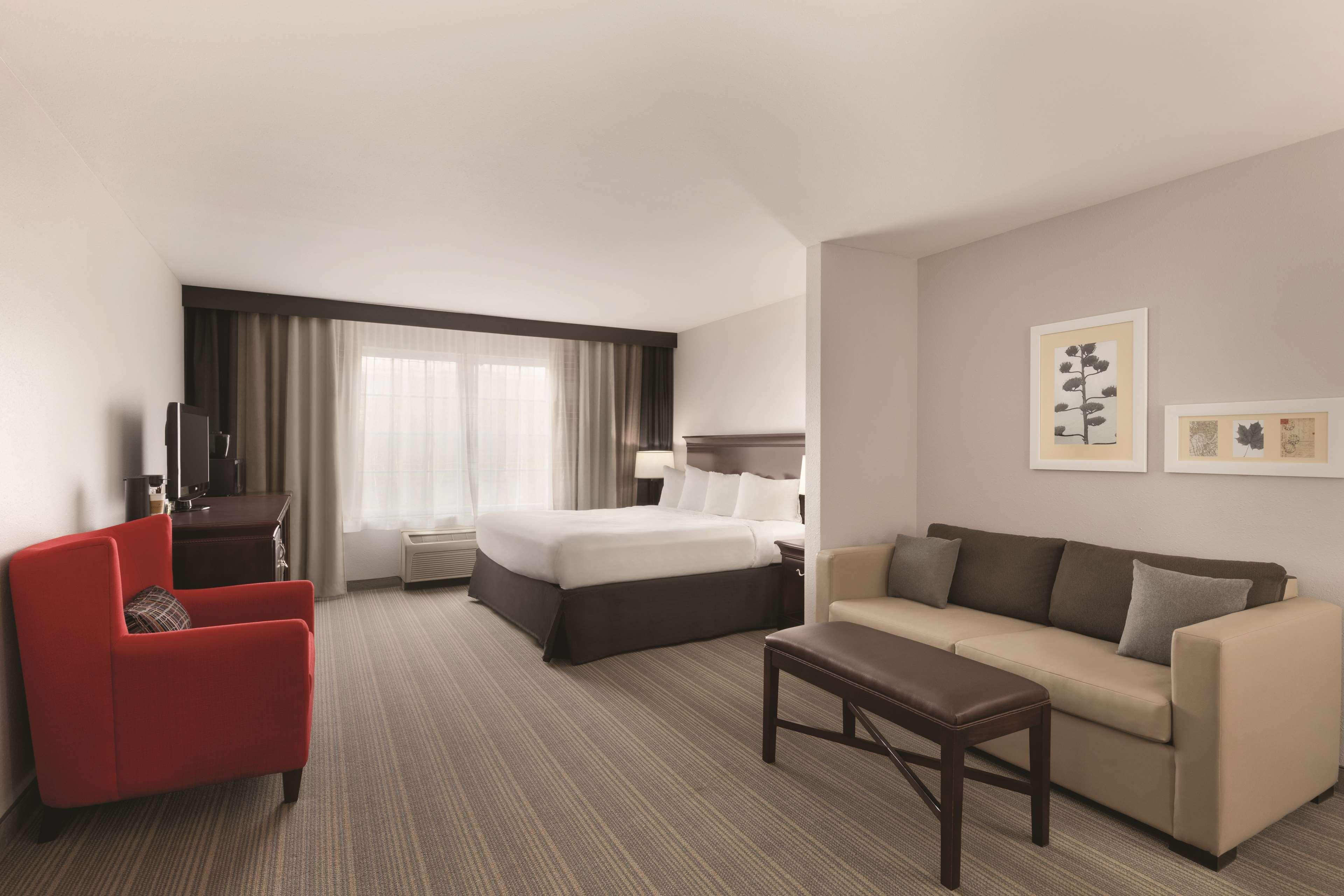 Hotel Country & By Radisson, Madison, Al