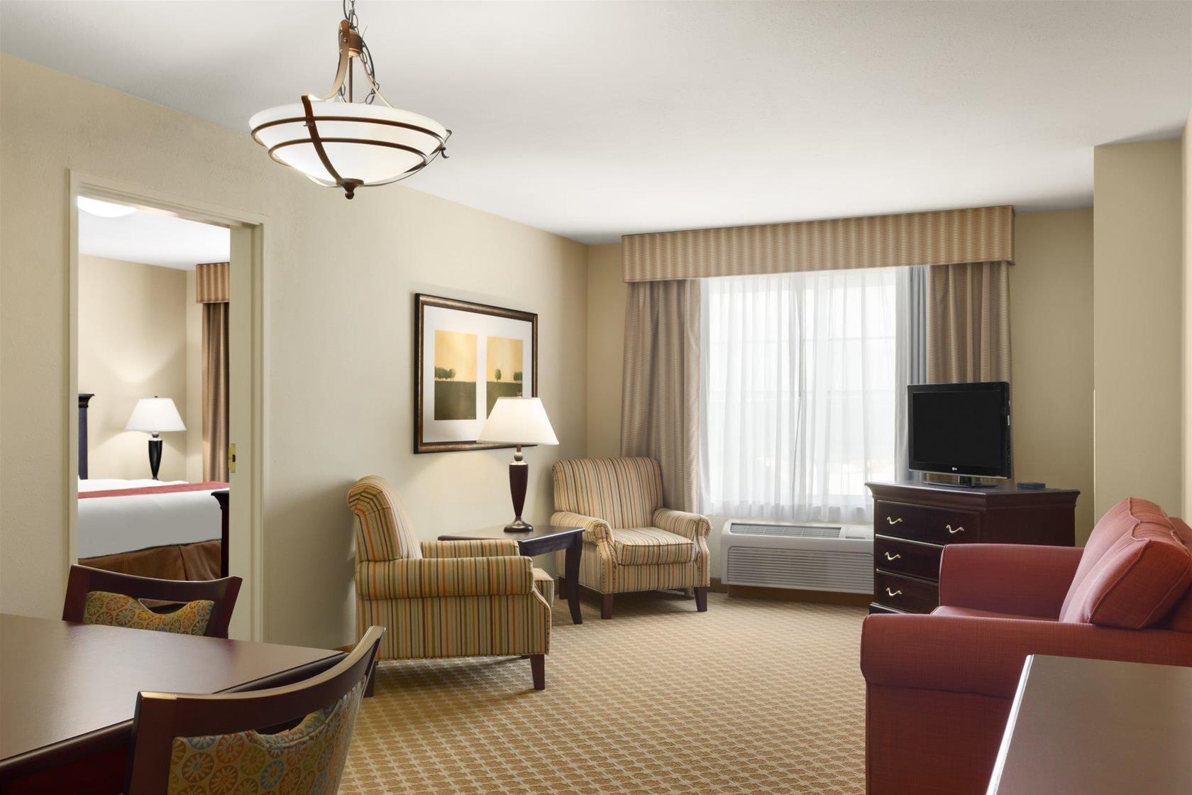 Country & By Radisson, Madison, Al 3*