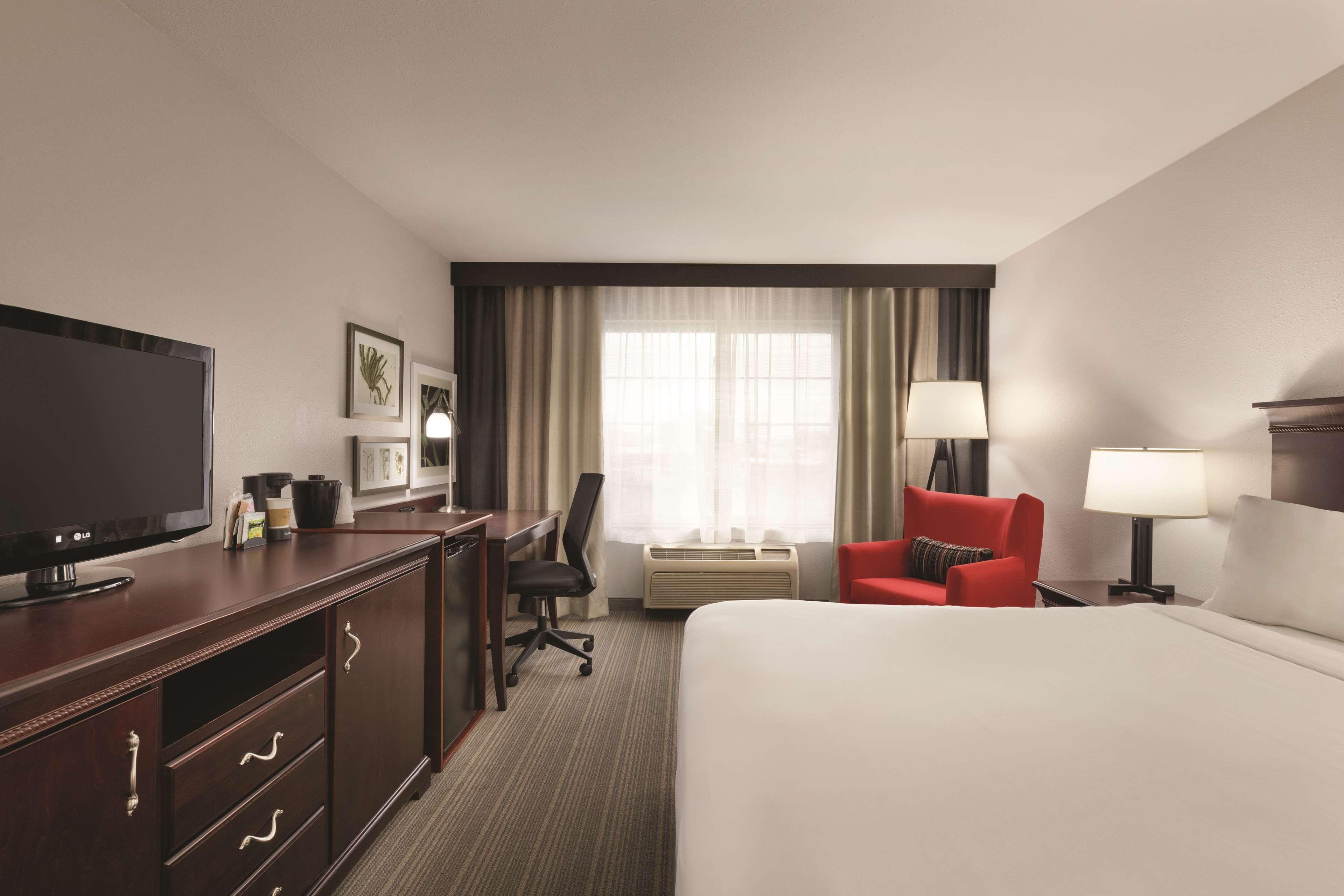 Country & By Radisson, Madison, Al 3* Madison