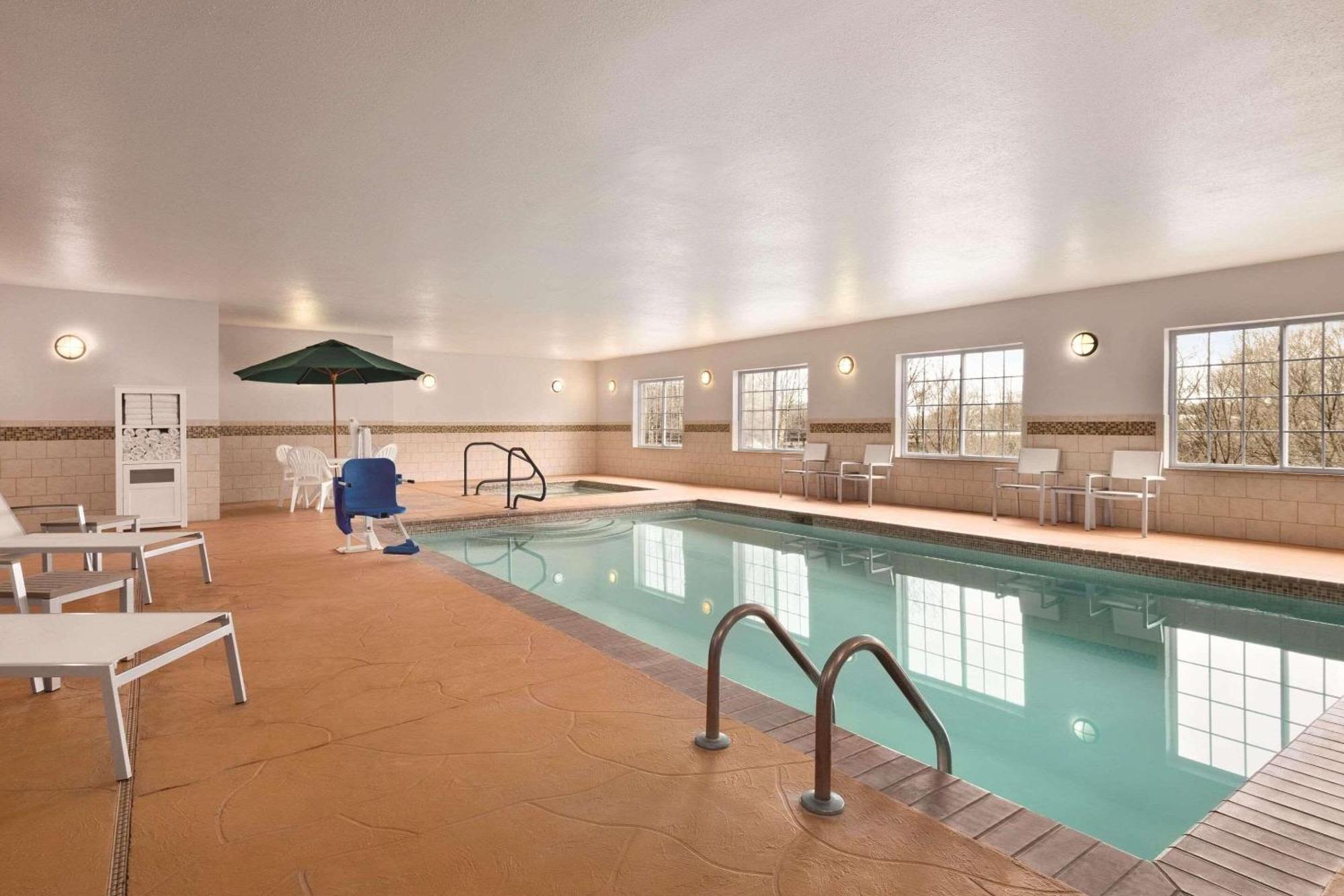 Hotel Country & By Radisson, Madison, Al Madison