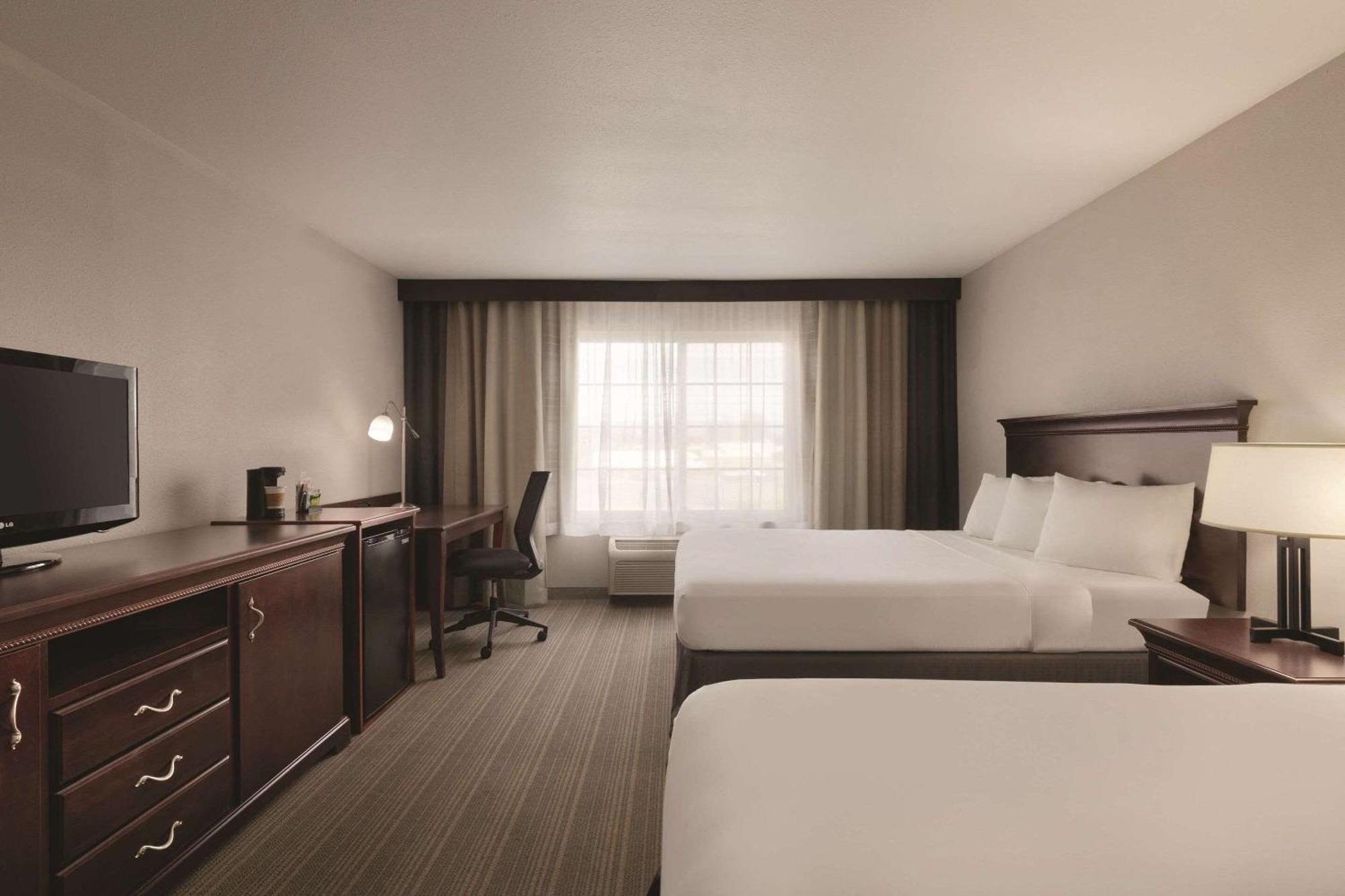 Country & By Radisson, Madison, Al