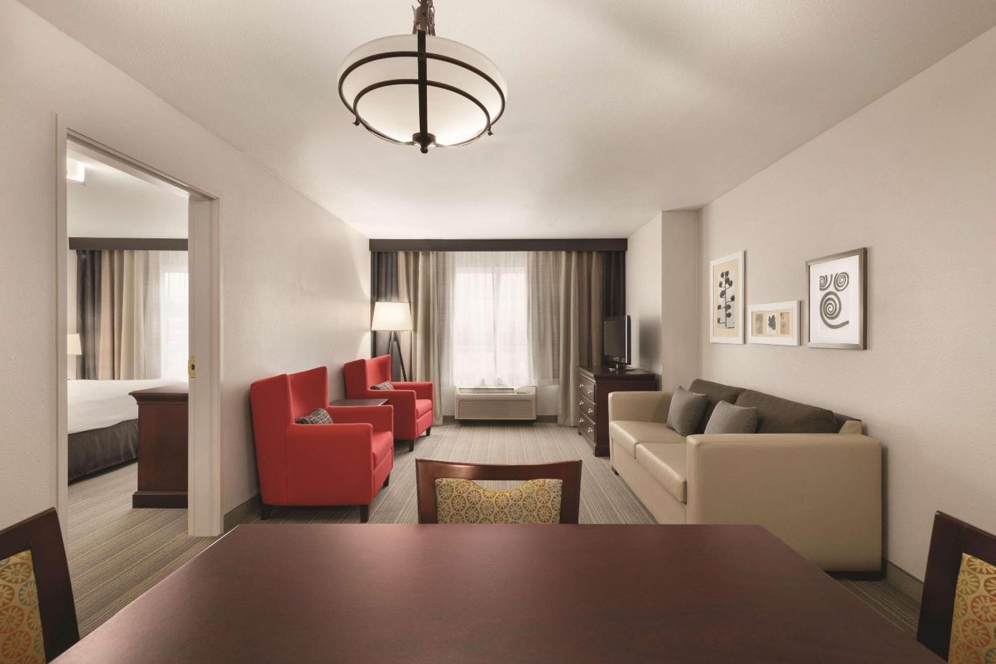 Country & By Radisson, Madison, Al 3*